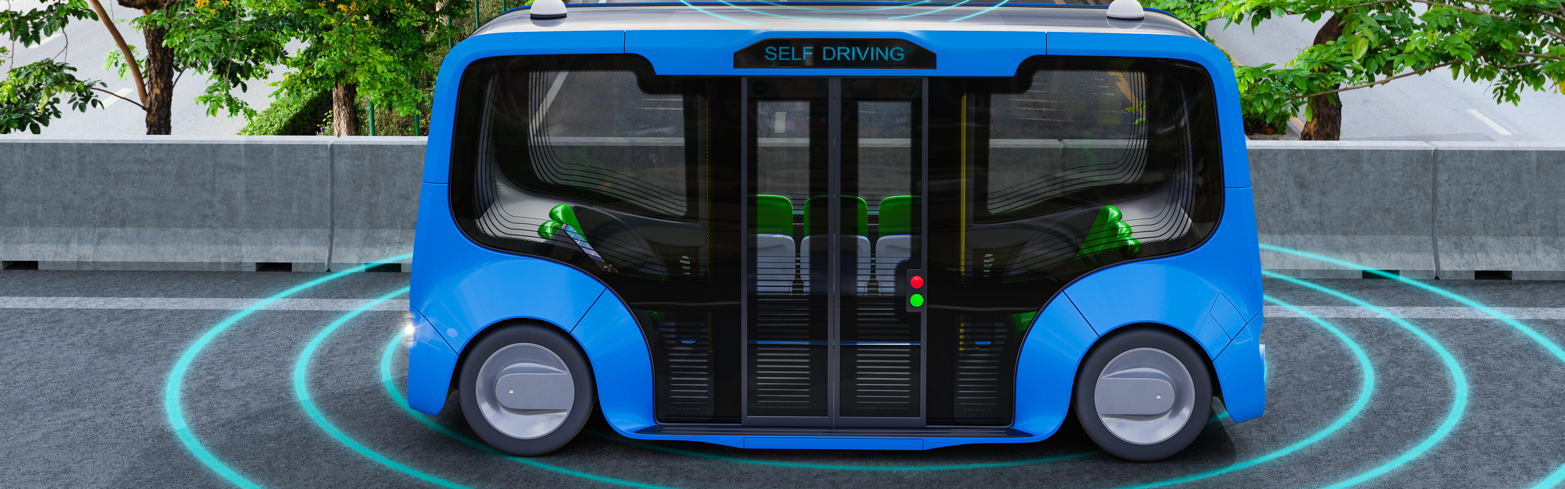 Selbstfahrendes autonomes Shuttle auf einer Straße mit anderen Fahrzeugen